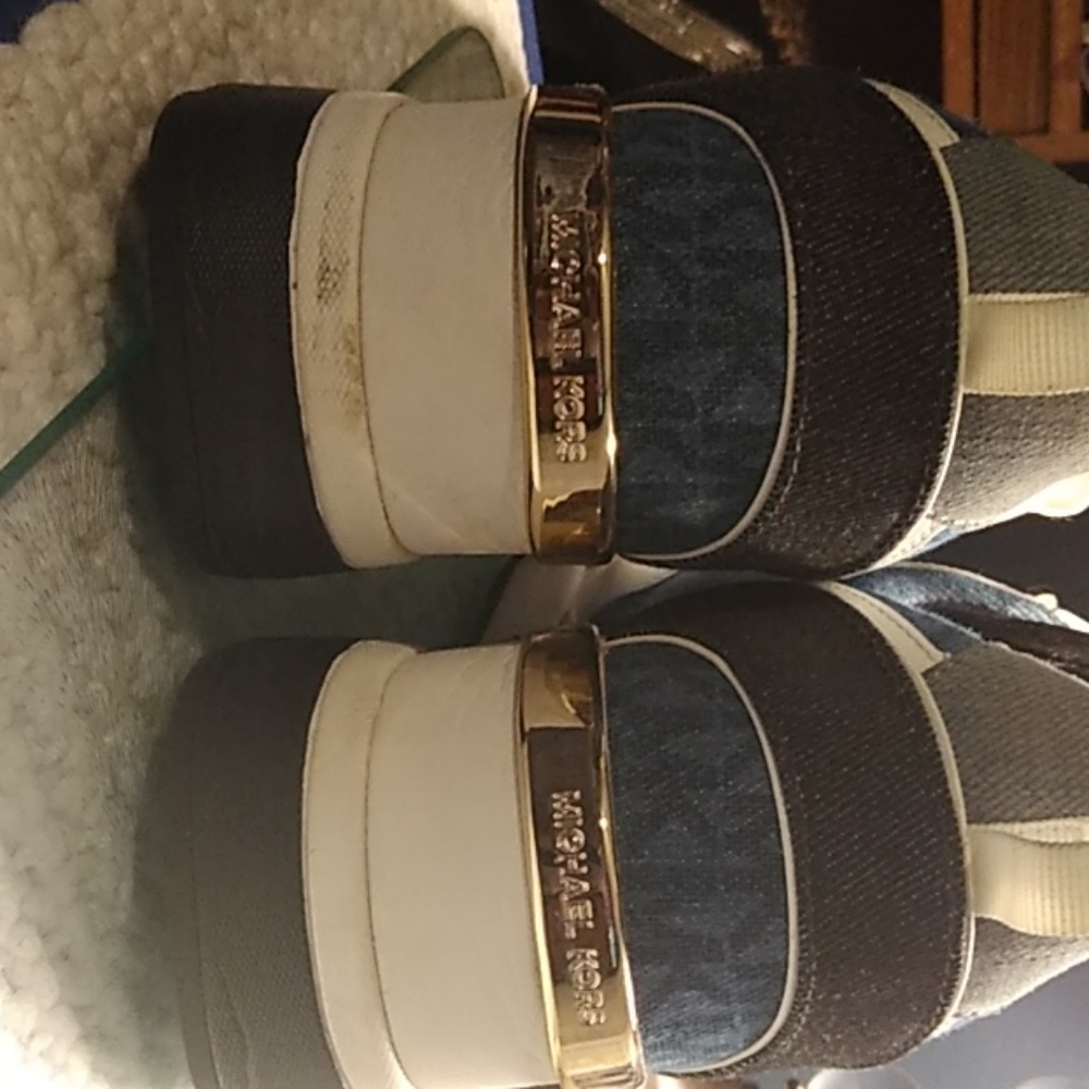 Shoes - Picture 4 of 4